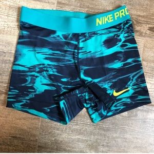 Nike pro small